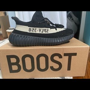 Yeezy boost 350 v2 new in box